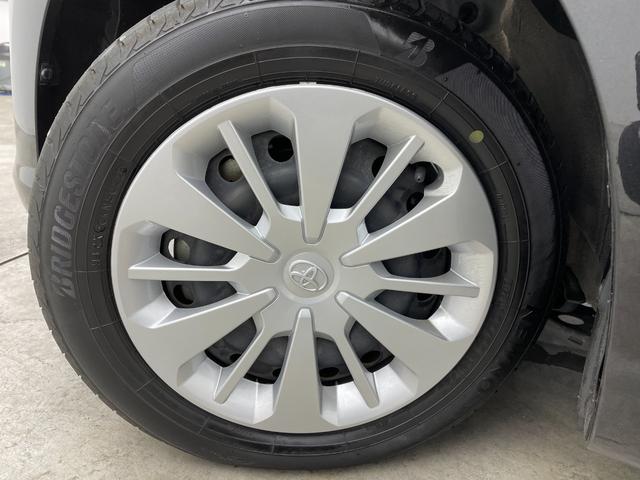 『コンフォートガード』はファブリック・コンビ・レザーの３パッケージをご用意。シートや天張り、フロアマットを光触媒でコーティングし防汚・撥水効果が期待でき、高年式や輸入車にもお勧めできる商品です。