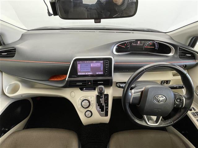 シエンタ Ｇ　純正７インチナビ　両側パワースライドドア　ヘッドライトレベライザー　前後ドライブレコーダー　ビルトインＥＴＣ２．０　シートヒーター　オートエアコン　ウォークスルー　プッシュスタート　スマートキー（2枚目）