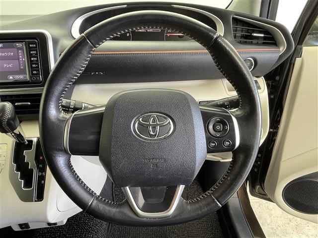 シエンタ Ｇ　純正７インチナビ　両側パワースライドドア　ヘッドライトレベライザー　前後ドライブレコーダー　ビルトインＥＴＣ２．０　シートヒーター　オートエアコン　ウォークスルー　プッシュスタート　スマートキー（6枚目）