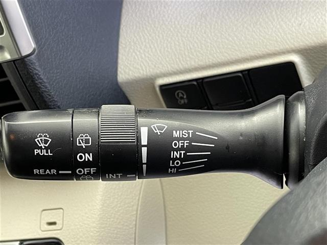 シエンタ Ｇ　純正７インチナビ　両側パワースライドドア　ヘッドライトレベライザー　前後ドライブレコーダー　ビルトインＥＴＣ２．０　シートヒーター　オートエアコン　ウォークスルー　プッシュスタート　スマートキー（8枚目）