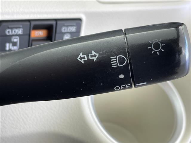 シエンタ Ｇ　純正７インチナビ　両側パワースライドドア　ヘッドライトレベライザー　前後ドライブレコーダー　ビルトインＥＴＣ２．０　シートヒーター　オートエアコン　ウォークスルー　プッシュスタート　スマートキー（9枚目）