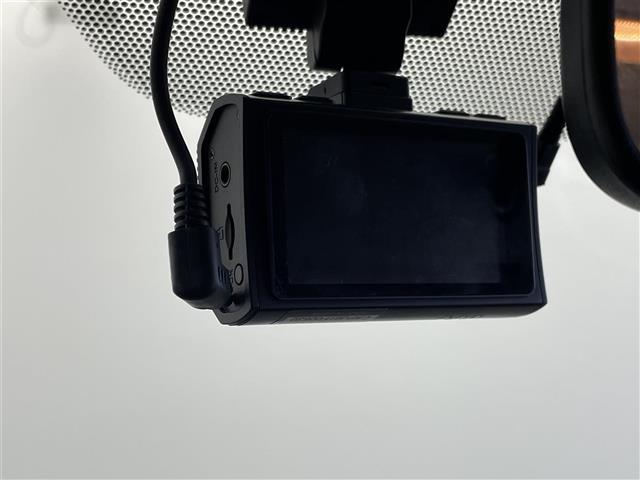 シエンタ Ｇ　純正７インチナビ　両側パワースライドドア　ヘッドライトレベライザー　前後ドライブレコーダー　ビルトインＥＴＣ２．０　シートヒーター　オートエアコン　ウォークスルー　プッシュスタート　スマートキー（19枚目）