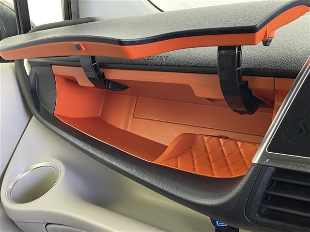 シエンタ Ｇ　純正７インチナビ　両側パワースライドドア　ヘッドライトレベライザー　前後ドライブレコーダー　ビルトインＥＴＣ２．０　シートヒーター　オートエアコン　ウォークスルー　プッシュスタート　スマートキー（21枚目）