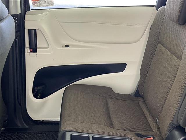 シエンタ Ｇ　純正７インチナビ　両側パワースライドドア　ヘッドライトレベライザー　前後ドライブレコーダー　ビルトインＥＴＣ２．０　シートヒーター　オートエアコン　ウォークスルー　プッシュスタート　スマートキー（30枚目）