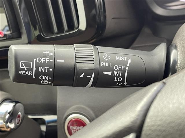 Ｎ－ＯＮＥ セレクト　禁煙車　ＣＤデッキ　ビルトインＥＴＣ２．０　ドライブレコーダー　アイドリングストップ　横滑り防止　ヘッドライトレベライザー　電動格納ミラー　ハーフレザー　シートヒーター　スマートキー　プッシュスタート（10枚目）