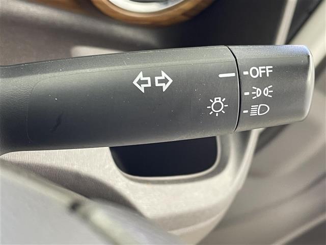 Ｎ－ＯＮＥ セレクト　禁煙車　ＣＤデッキ　ビルトインＥＴＣ２．０　ドライブレコーダー　アイドリングストップ　横滑り防止　ヘッドライトレベライザー　電動格納ミラー　ハーフレザー　シートヒーター　スマートキー　プッシュスタート（11枚目）