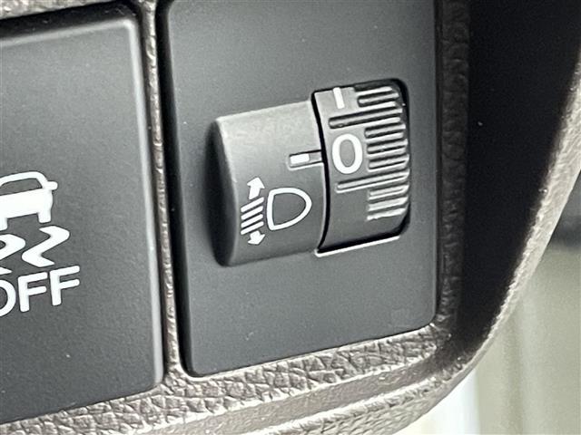Ｎ－ＯＮＥ セレクト　禁煙車　ＣＤデッキ　ビルトインＥＴＣ２．０　ドライブレコーダー　アイドリングストップ　横滑り防止　ヘッドライトレベライザー　電動格納ミラー　ハーフレザー　シートヒーター　スマートキー　プッシュスタート（12枚目）