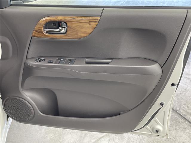 Ｎ－ＯＮＥ セレクト　禁煙車　ＣＤデッキ　ビルトインＥＴＣ２．０　ドライブレコーダー　アイドリングストップ　横滑り防止　ヘッドライトレベライザー　電動格納ミラー　ハーフレザー　シートヒーター　スマートキー　プッシュスタート（39枚目）