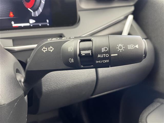 オーラ Ｇ　９インチ純正ナビ　禁煙車　アラウンドビューモニター　デジタルインナーミラー　シートヒーター　ビルトインＥＴＣ２．０　全方位ドライブレコーダー　純正アルミホイール　ステアリングヒーター　オートハイビーム（11枚目）