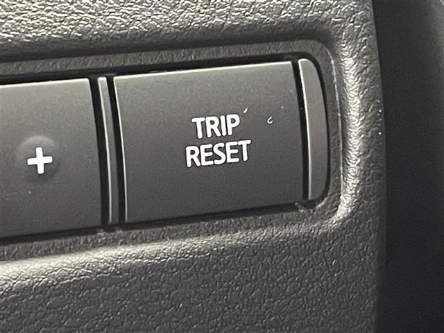 オーラ Ｇ　９インチ純正ナビ　禁煙車　アラウンドビューモニター　デジタルインナーミラー　シートヒーター　ビルトインＥＴＣ２．０　全方位ドライブレコーダー　純正アルミホイール　ステアリングヒーター　オートハイビーム（17枚目）