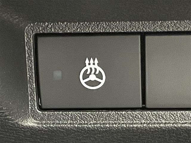 オーラ Ｇ　９インチ純正ナビ　禁煙車　アラウンドビューモニター　デジタルインナーミラー　シートヒーター　ビルトインＥＴＣ２．０　全方位ドライブレコーダー　純正アルミホイール　ステアリングヒーター　オートハイビーム（18枚目）