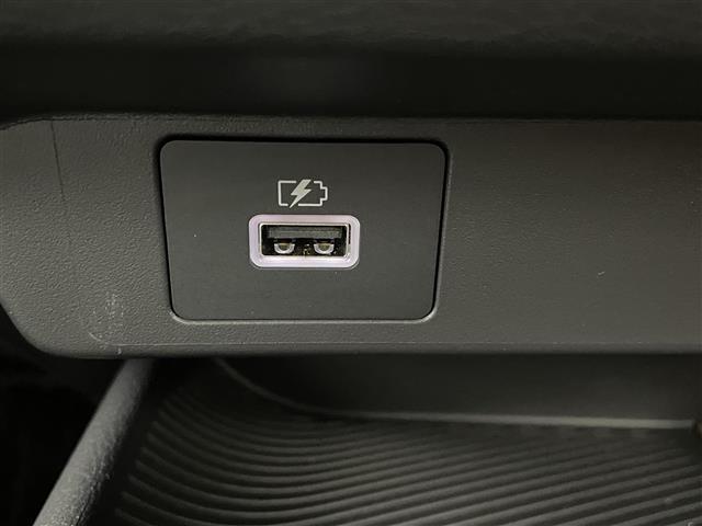 オーラ Ｇ　９インチ純正ナビ　禁煙車　アラウンドビューモニター　デジタルインナーミラー　シートヒーター　ビルトインＥＴＣ２．０　全方位ドライブレコーダー　純正アルミホイール　ステアリングヒーター　オートハイビーム（21枚目）