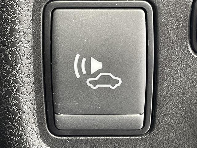 ノート ｅ－パワー　メダリスト　純正７インチＳＤナビ　ステアリングスイッチ　デジタルインナーミラー　アラウンドビューモニター　社外ドライブっレコーダー　フォグライト　ＬＥＤライト　オートライト　電格ミラー　Ｐスタート　スマートキー（6枚目）