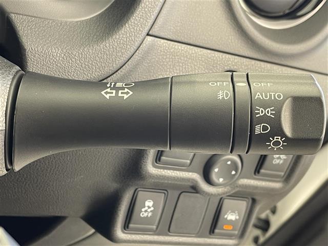 ノート ｅ－パワー　メダリスト　純正７インチＳＤナビ　ステアリングスイッチ　デジタルインナーミラー　アラウンドビューモニター　社外ドライブっレコーダー　フォグライト　ＬＥＤライト　オートライト　電格ミラー　Ｐスタート　スマートキー（14枚目）