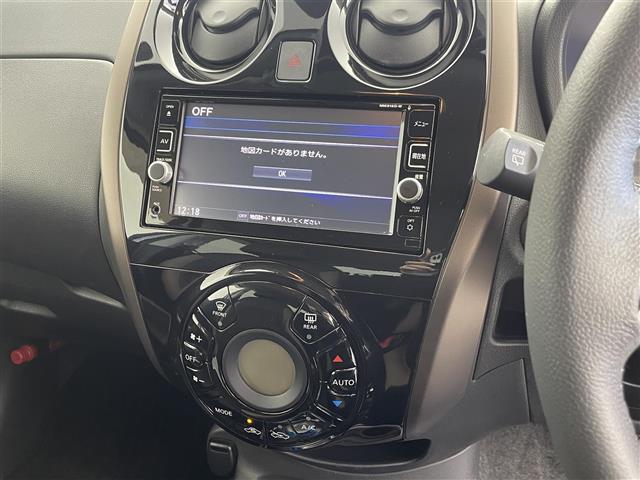 ノート ｅ－パワー　メダリスト　純正７インチＳＤナビ　ステアリングスイッチ　デジタルインナーミラー　アラウンドビューモニター　社外ドライブっレコーダー　フォグライト　ＬＥＤライト　オートライト　電格ミラー　Ｐスタート　スマートキー（16枚目）