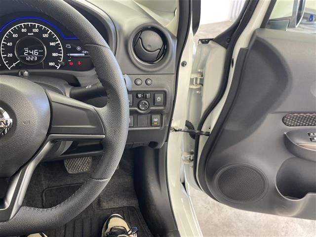 ノート ｅ－パワー　メダリスト　純正７インチＳＤナビ　ステアリングスイッチ　デジタルインナーミラー　アラウンドビューモニター　社外ドライブっレコーダー　フォグライト　ＬＥＤライト　オートライト　電格ミラー　Ｐスタート　スマートキー（19枚目）