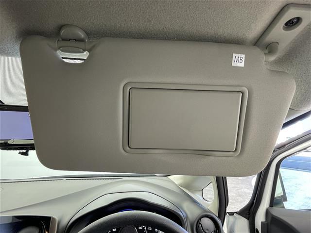 ノート ｅ－パワー　メダリスト　純正７インチＳＤナビ　ステアリングスイッチ　デジタルインナーミラー　アラウンドビューモニター　社外ドライブっレコーダー　フォグライト　ＬＥＤライト　オートライト　電格ミラー　Ｐスタート　スマートキー（24枚目）