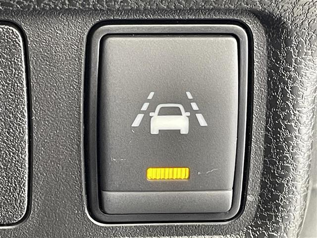 ノート ｅ－パワー　メダリスト　純正７インチＳＤナビ　ステアリングスイッチ　デジタルインナーミラー　アラウンドビューモニター　社外ドライブっレコーダー　フォグライト　ＬＥＤライト　オートライト　電格ミラー　Ｐスタート　スマートキー（40枚目）