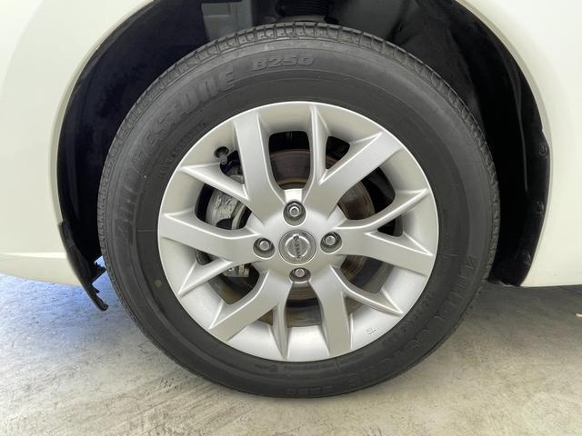 ノート ｅ－パワー　メダリスト　純正７インチＳＤナビ　ステアリングスイッチ　デジタルインナーミラー　アラウンドビューモニター　社外ドライブっレコーダー　フォグライト　ＬＥＤライト　オートライト　電格ミラー　Ｐスタート　スマートキー（69枚目）