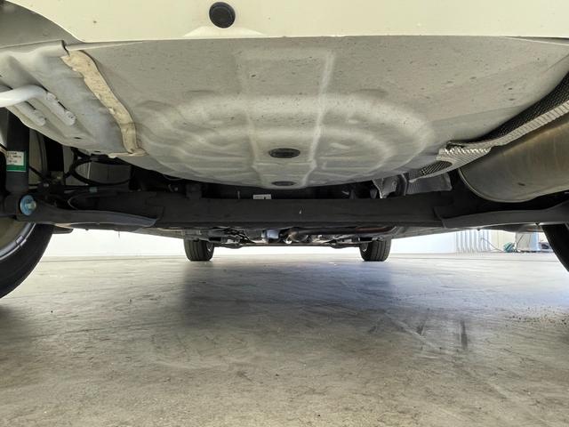 ノート ｅ－パワー　メダリスト　純正７インチＳＤナビ　ステアリングスイッチ　デジタルインナーミラー　アラウンドビューモニター　社外ドライブっレコーダー　フォグライト　ＬＥＤライト　オートライト　電格ミラー　Ｐスタート　スマートキー（75枚目）