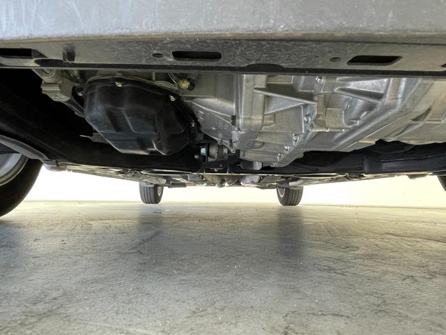 ノート ｅ－パワー　メダリスト　純正７インチＳＤナビ　ステアリングスイッチ　デジタルインナーミラー　アラウンドビューモニター　社外ドライブっレコーダー　フォグライト　ＬＥＤライト　オートライト　電格ミラー　Ｐスタート　スマートキー（76枚目）