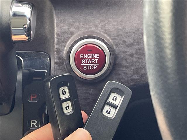 Ｎ－ＯＮＥ プレミアム　ツアラー　ＳＳパッケージ　純正ナビ　バックカメラ　ＥＴＣ　シートヒーター　クルーズコントロール　パドルシフト　純正アルミホイール　ＬＥＤヘッドライト　オートライト　衝突被害軽減ブレーキ　スマートキー　革巻きステアリング　禁煙車（11枚目）