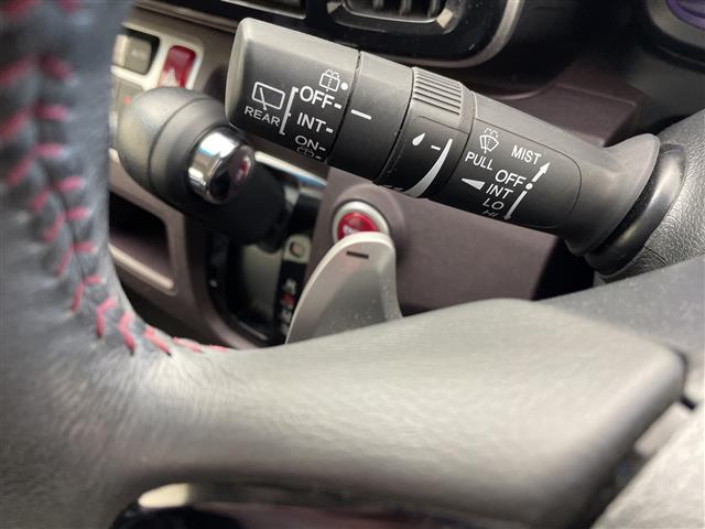 Ｎ－ＯＮＥ プレミアム　ツアラー　ＳＳパッケージ　純正ナビ　バックカメラ　ＥＴＣ　シートヒーター　クルーズコントロール　パドルシフト　純正アルミホイール　ＬＥＤヘッドライト　オートライト　衝突被害軽減ブレーキ　スマートキー　革巻きステアリング　禁煙車（12枚目）