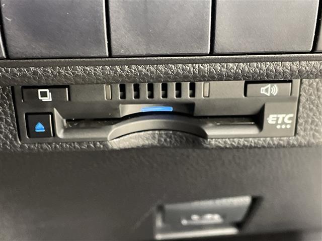 カローラツーリング ダブルバイビー モデリスタエアロ 純正9型ナビ バックカメラ ETC 純正ドラレコ ハーフレザーシート アダプティブクルーズコントロール 衝突被害軽減ブレーキ レーンアシスト クリアランスソナー LED 禁煙車(16枚目)