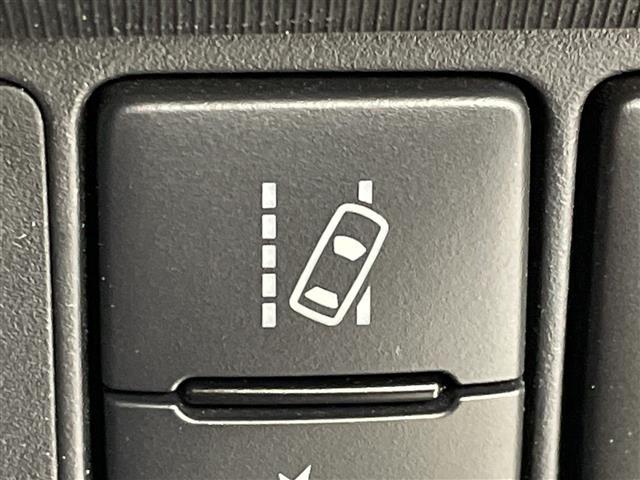 アクア Ｓ　スタイルブラック　純正ナビ　バックカメラ　フルセグＴＶ　ビルトインＥＴＣ　衝突被害軽減ブレーキ　レーンアシスト　オートマチックハイビーム　スマートキー　プッシュスタートボタン　フロアマット　横滑り防止装置　禁煙車（9枚目）