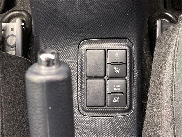 アクア Ｓ　スタイルブラック　純正ナビ　バックカメラ　フルセグＴＶ　ビルトインＥＴＣ　衝突被害軽減ブレーキ　レーンアシスト　オートマチックハイビーム　スマートキー　プッシュスタートボタン　フロアマット　横滑り防止装置　禁煙車（20枚目）