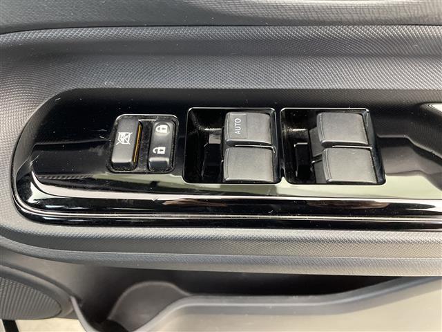 アクア Ｓ　スタイルブラック　純正ナビ　バックカメラ　フルセグＴＶ　ビルトインＥＴＣ　衝突被害軽減ブレーキ　レーンアシスト　オートマチックハイビーム　スマートキー　プッシュスタートボタン　フロアマット　横滑り防止装置　禁煙車（27枚目）