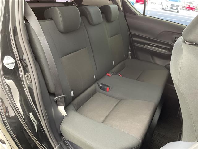 アクア Ｓ　スタイルブラック　純正ナビ　バックカメラ　フルセグＴＶ　ビルトインＥＴＣ　衝突被害軽減ブレーキ　レーンアシスト　オートマチックハイビーム　スマートキー　プッシュスタートボタン　フロアマット　横滑り防止装置　禁煙車（30枚目）