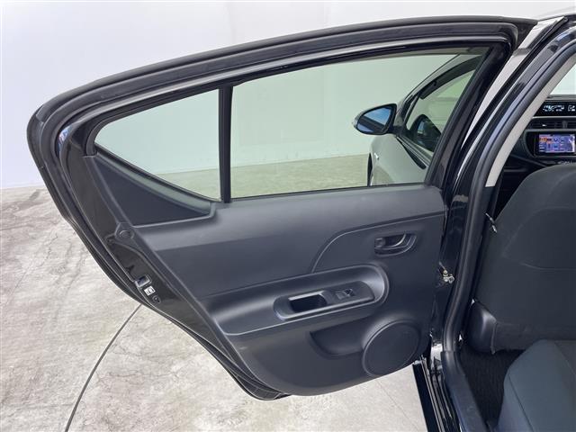 アクア Ｓ　スタイルブラック　純正ナビ　バックカメラ　フルセグＴＶ　ビルトインＥＴＣ　衝突被害軽減ブレーキ　レーンアシスト　オートマチックハイビーム　スマートキー　プッシュスタートボタン　フロアマット　横滑り防止装置　禁煙車（40枚目）