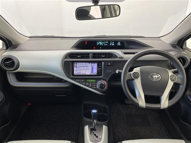 アクア Ｓ　純正ナビ　バックカメラ　フルセグＴＶ　Ｂｌｕｅｔｏｏｔｈ接続　ＥＴＣ　スマートキー　プッシュスタートボタン　オートライト　モデリスタアルミホイール　横滑り防止装置　フロアマット　横滑り防止装置　禁煙車（2枚目）