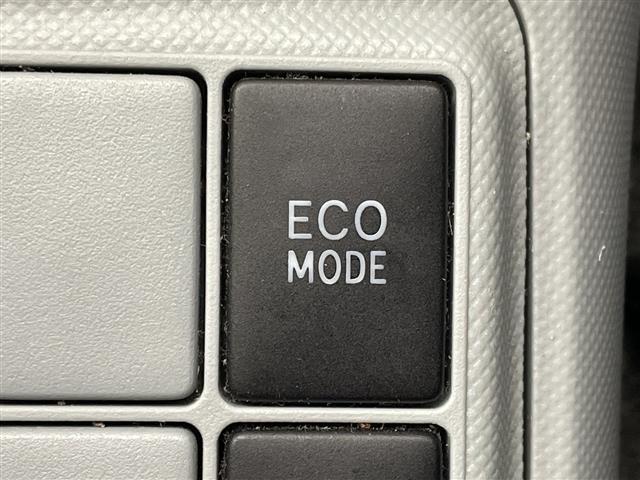 アクア Ｓ　純正ナビ　バックカメラ　フルセグＴＶ　Ｂｌｕｅｔｏｏｔｈ接続　ＥＴＣ　スマートキー　プッシュスタートボタン　オートライト　モデリスタアルミホイール　横滑り防止装置　フロアマット　横滑り防止装置　禁煙車（8枚目）