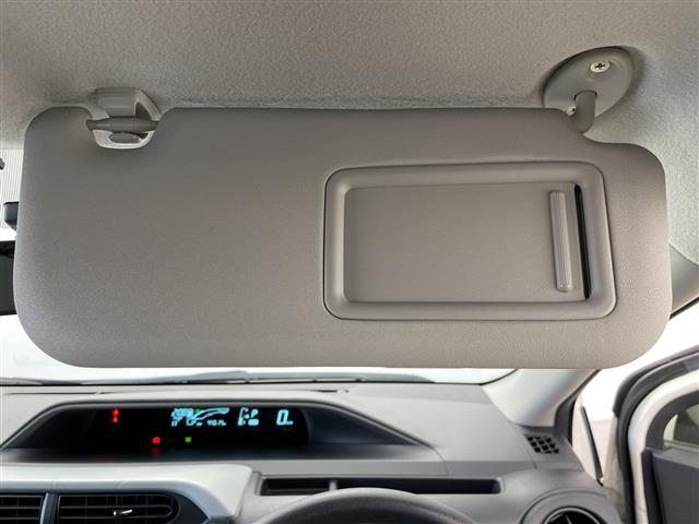 アクア Ｓ　純正ナビ　バックカメラ　フルセグＴＶ　Ｂｌｕｅｔｏｏｔｈ接続　ＥＴＣ　スマートキー　プッシュスタートボタン　オートライト　モデリスタアルミホイール　横滑り防止装置　フロアマット　横滑り防止装置　禁煙車（20枚目）