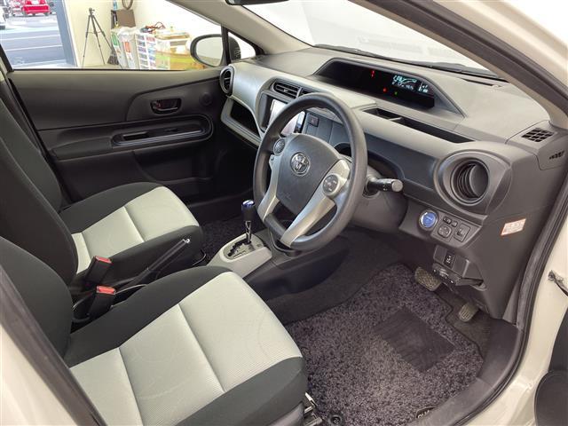 アクア Ｓ　純正ナビ　バックカメラ　フルセグＴＶ　Ｂｌｕｅｔｏｏｔｈ接続　ＥＴＣ　スマートキー　プッシュスタートボタン　オートライト　モデリスタアルミホイール　横滑り防止装置　フロアマット　横滑り防止装置　禁煙車（29枚目）