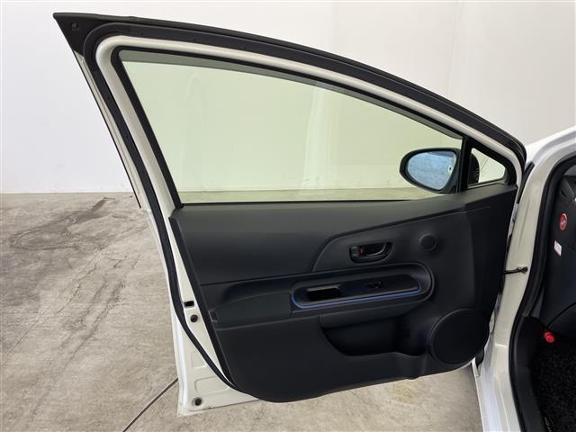 アクア Ｓ　純正ナビ　バックカメラ　フルセグＴＶ　Ｂｌｕｅｔｏｏｔｈ接続　ＥＴＣ　スマートキー　プッシュスタートボタン　オートライト　モデリスタアルミホイール　横滑り防止装置　フロアマット　横滑り防止装置　禁煙車（38枚目）