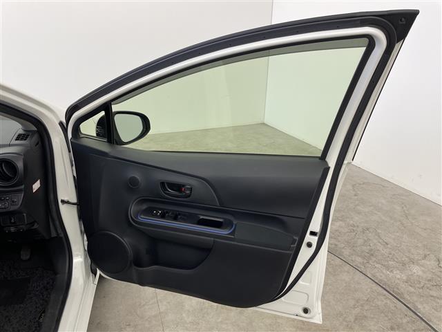 アクア Ｓ　純正ナビ　バックカメラ　フルセグＴＶ　Ｂｌｕｅｔｏｏｔｈ接続　ＥＴＣ　スマートキー　プッシュスタートボタン　オートライト　モデリスタアルミホイール　横滑り防止装置　フロアマット　横滑り防止装置　禁煙車（39枚目）