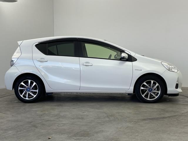 アクア Ｓ　純正ナビ　バックカメラ　フルセグＴＶ　Ｂｌｕｅｔｏｏｔｈ接続　ＥＴＣ　スマートキー　プッシュスタートボタン　オートライト　モデリスタアルミホイール　横滑り防止装置　フロアマット　横滑り防止装置　禁煙車（50枚目）