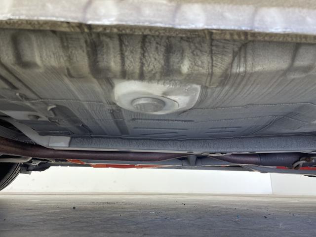 アクア Ｓ　純正ナビ　バックカメラ　フルセグＴＶ　Ｂｌｕｅｔｏｏｔｈ接続　ＥＴＣ　スマートキー　プッシュスタートボタン　オートライト　モデリスタアルミホイール　横滑り防止装置　フロアマット　横滑り防止装置　禁煙車（75枚目）