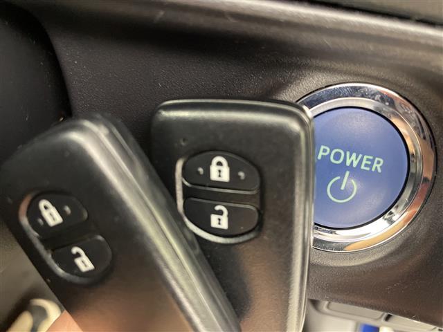 アクア Ｓスタイルブラック　純正ナビ　バックカメラ　フルセグＴＶ　Ｂｌｕｅｔｏｏｔｈ接続　スマートキー　プッシュスタートボタン　衝突被害軽減ブレーキ　レーンアシスト　オートマチックハイビーム　ビルトインＥＴＣ２．０　禁煙車（5枚目）