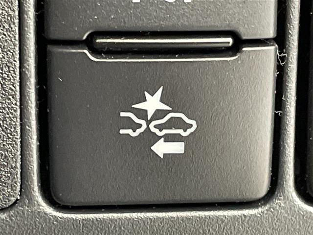 アクア Ｓスタイルブラック　純正ナビ　バックカメラ　フルセグＴＶ　Ｂｌｕｅｔｏｏｔｈ接続　スマートキー　プッシュスタートボタン　衝突被害軽減ブレーキ　レーンアシスト　オートマチックハイビーム　ビルトインＥＴＣ２．０　禁煙車（6枚目）