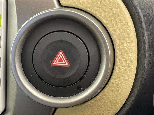 ヴィッツ Ｆ　純正ナビ　ワンセグＴＶ／ＣＤ／ＳＤ／ＡＵＸ　エアコン　フロアマット　ハロゲンヘッドライト　横滑り防止装置　リモコンキー　電動格納ミラー　ヘッドライトレベライザー　パワーウィンドウ　ハロゲンライト　禁煙（10枚目）