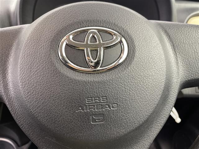 ヴィッツ Ｆ　純正ナビ　ワンセグＴＶ／ＣＤ／ＳＤ／ＡＵＸ　エアコン　フロアマット　ハロゲンヘッドライト　横滑り防止装置　リモコンキー　電動格納ミラー　ヘッドライトレベライザー　パワーウィンドウ　ハロゲンライト　禁煙（21枚目）