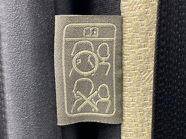 ヴィッツ Ｆ　純正ナビ　ワンセグＴＶ／ＣＤ／ＳＤ／ＡＵＸ　エアコン　フロアマット　ハロゲンヘッドライト　横滑り防止装置　リモコンキー　電動格納ミラー　ヘッドライトレベライザー　パワーウィンドウ　ハロゲンライト　禁煙（24枚目）