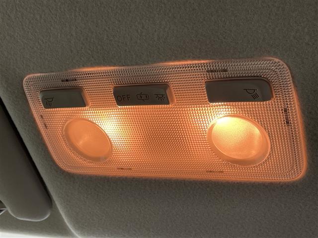 ヴィッツ Ｆ　純正ナビ　ワンセグＴＶ／ＣＤ／ＳＤ／ＡＵＸ　エアコン　フロアマット　ハロゲンヘッドライト　横滑り防止装置　リモコンキー　電動格納ミラー　ヘッドライトレベライザー　パワーウィンドウ　ハロゲンライト　禁煙（30枚目）