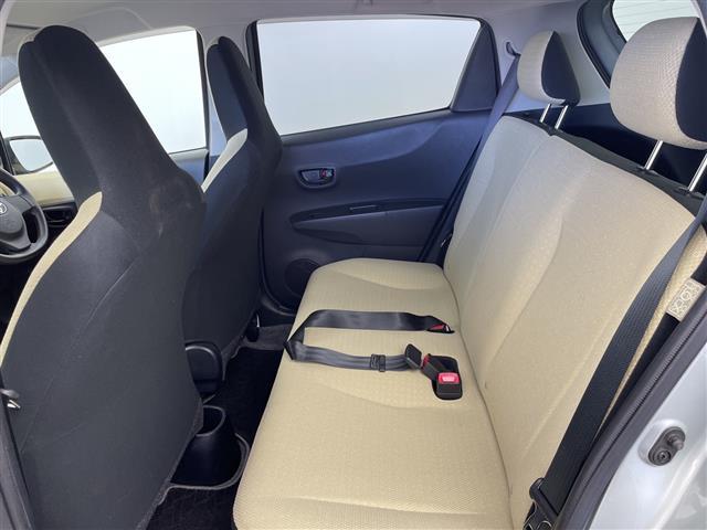 ヴィッツ Ｆ　純正ナビ　ワンセグＴＶ／ＣＤ／ＳＤ／ＡＵＸ　エアコン　フロアマット　ハロゲンヘッドライト　横滑り防止装置　リモコンキー　電動格納ミラー　ヘッドライトレベライザー　パワーウィンドウ　ハロゲンライト　禁煙（35枚目）