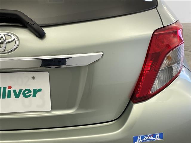 ヴィッツ Ｆ　純正ナビ　ワンセグＴＶ／ＣＤ／ＳＤ／ＡＵＸ　エアコン　フロアマット　ハロゲンヘッドライト　横滑り防止装置　リモコンキー　電動格納ミラー　ヘッドライトレベライザー　パワーウィンドウ　ハロゲンライト　禁煙（40枚目）