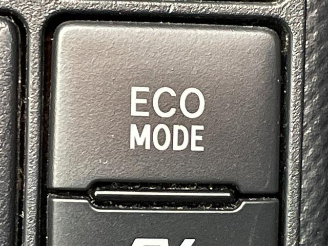 アクア Ｓ　禁煙車　純正７インチナビ　バックカメラ　ドライブレコーダー　プリクラッシュセーフティ　スマートキー　スペアキー　オートライト　オートマチックハイビーム　ステアリングスイッチ　ビルトインＥＴＣ（11枚目）